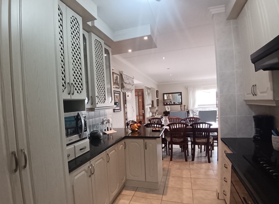 3 Bedroom Property for Sale in Reebok Western Cape